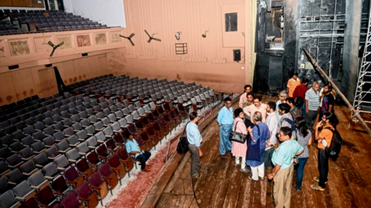 Bengali Theatre and the Attachment of Kolkata's Educated Community